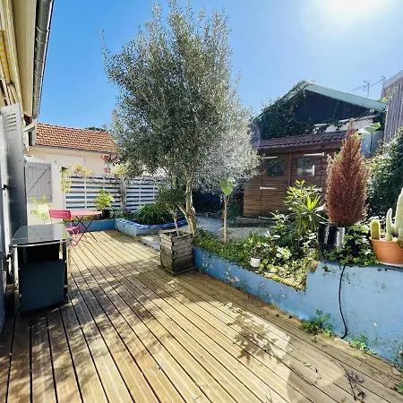 Vakantiehuis Maison Arcachon: Proche Centre, Plage Et Parc. Terrasse Ensoleillee, 2 Mezzanines, Animaux Acceptes. - Fr-1-433-101 *